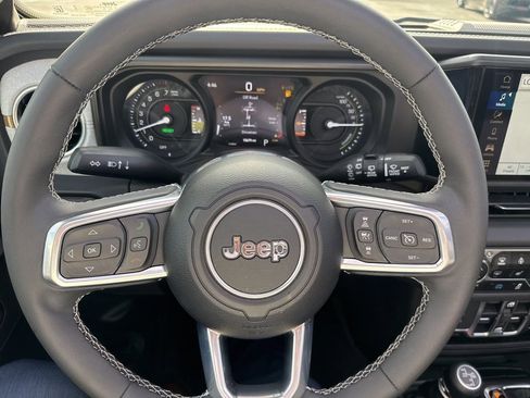 Certified 2025 Jeep Wrangler Unlimited Sahara w/ Safety Group image 21