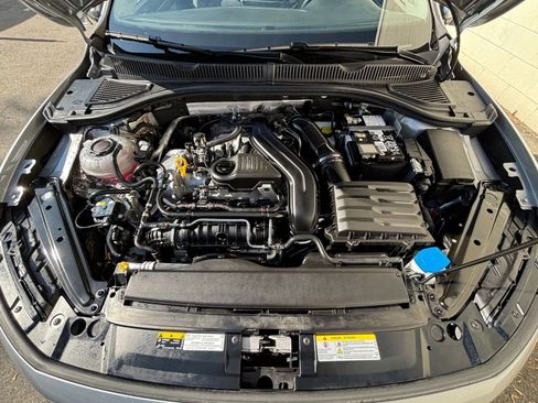 Used 2025 Volkswagen Jetta SE image 32