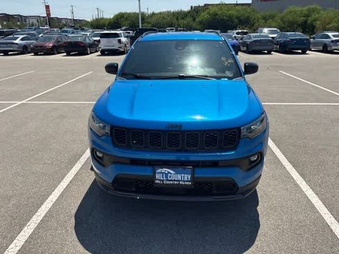 Used 2026 Jeep Compass Latitude AWD/4WD image 8