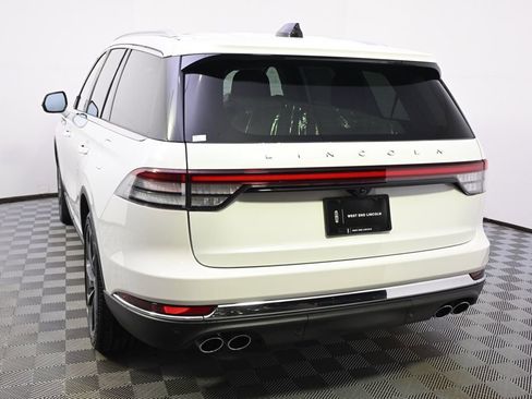New 2026 Lincoln Aviator Reserve image 4