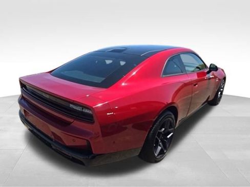 Used 2024 Dodge Charger Daytona R/T w/ Plus Group AWD/4WD image 2