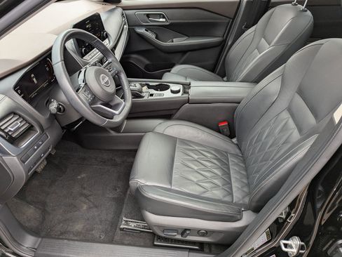 Certified 2022 Nissan Rogue Platinum w/ Head-Up Display Package image 17