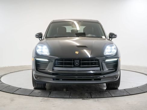 Certified 2023 Porsche Macan AWD/4WD image 6
