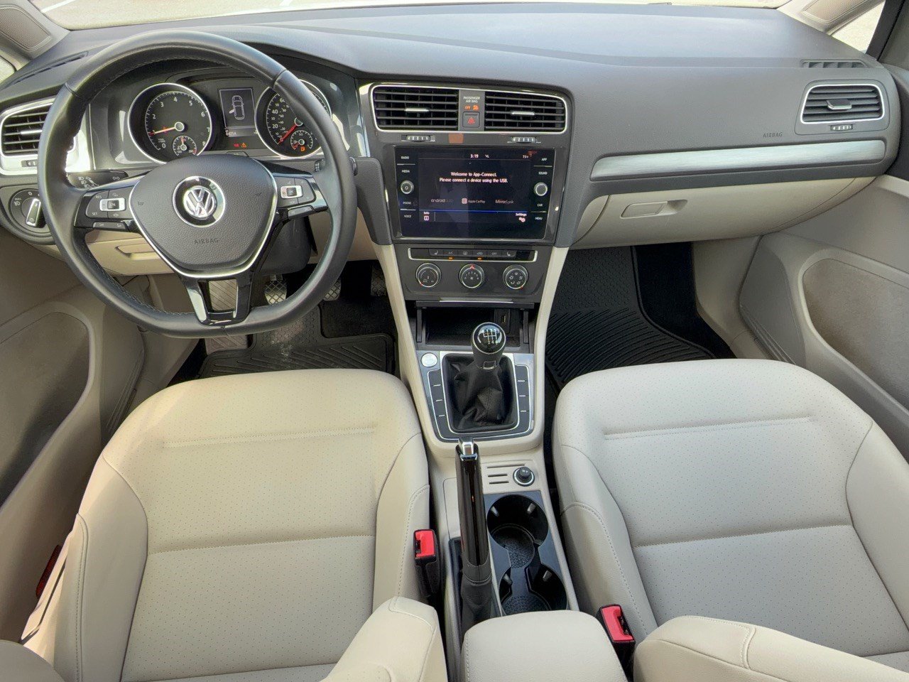 Used 2019 Volkswagen Golf SE FWD image 17