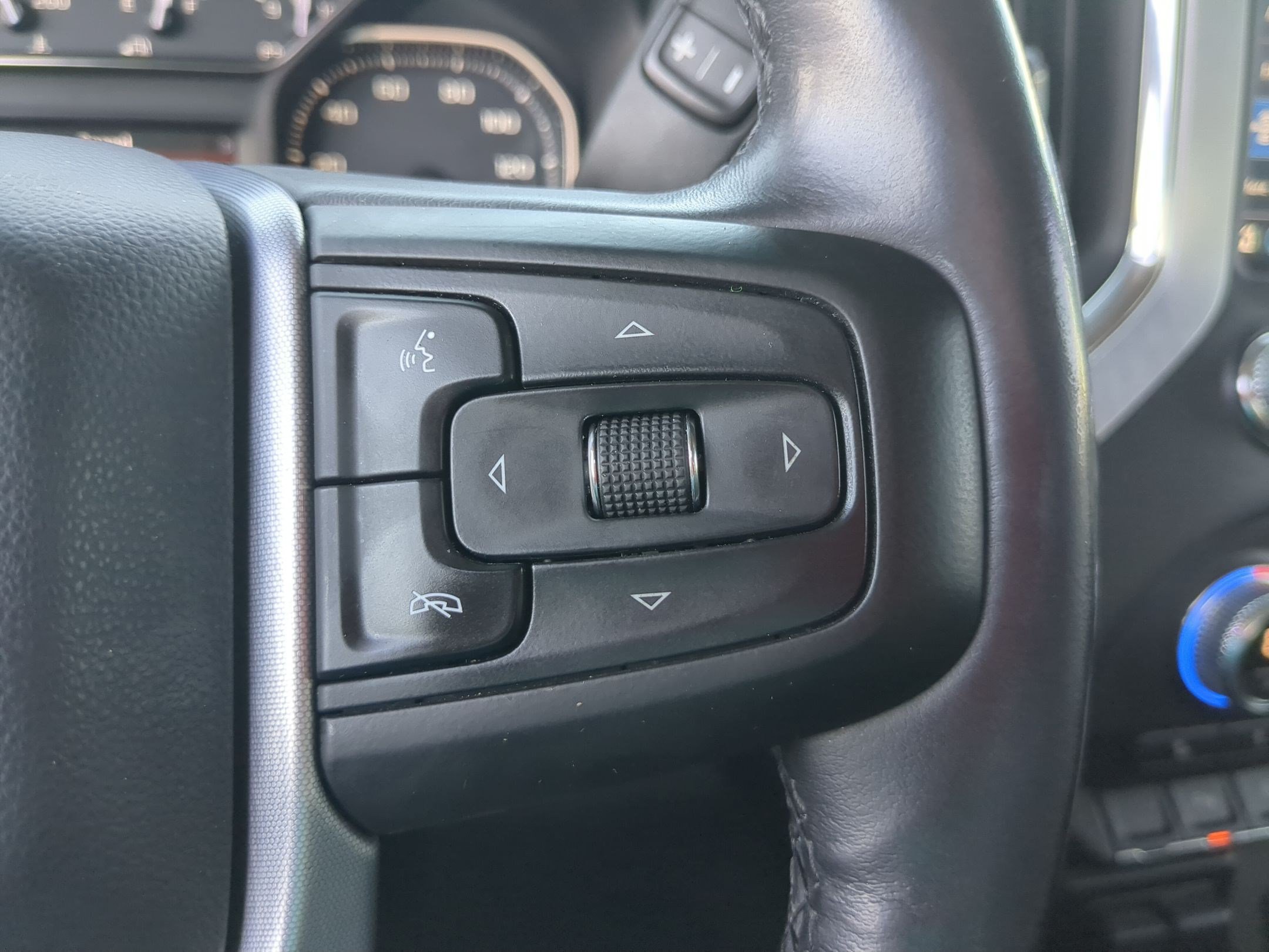 Used 2020 GMC Sierra 1500 SLT w/ Driver Alert Package I AWD/4WD image 18