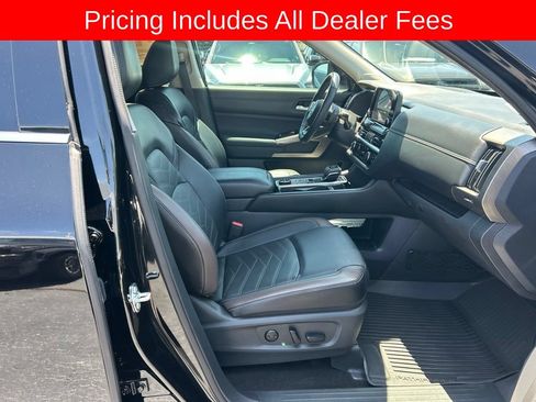 Used 2025 Nissan Pathfinder Platinum w/ Cargo Package AWD/4WD image 23