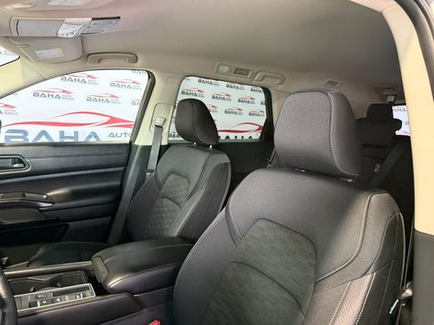 Used 2026 Nissan Pathfinder SV FWD image 36