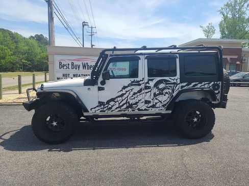 Used 2017 Jeep Wrangler Unlimited Sport w/ Quick Order Package 24S AWD/4WD image 4