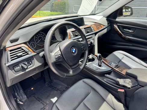 Used 2015 BMW 320i Sedan RWD image 16