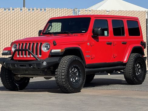 Used 2018 Jeep Wrangler Unlimited Sahara AWD/4WD image 8