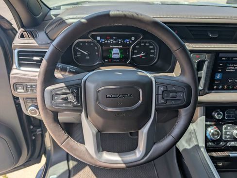 Used 2021 GMC Yukon Denali AWD/4WD image 13