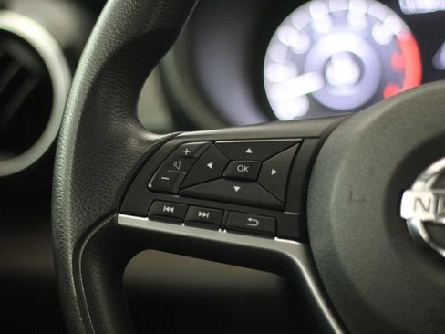 Used 2021 Nissan Kicks SV FWD image 12