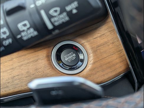 Used 2023 Jeep Grand Cherokee Summit AWD/4WD image 30