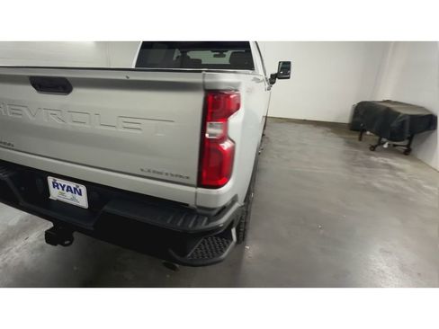 Used 2021 Chevrolet Silverado 2500 Custom w/ Custom Value Package image 8