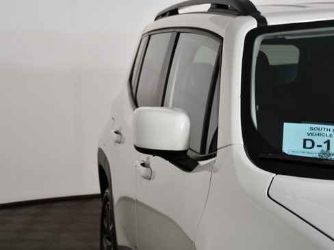 Used 2015 Jeep Renegade Latitude w/ Cold Weather Group II AWD/4WD image 14