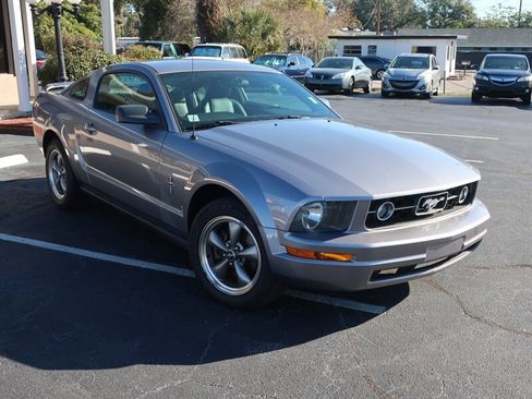 Used 2006 Ford Mustang Premium image 3