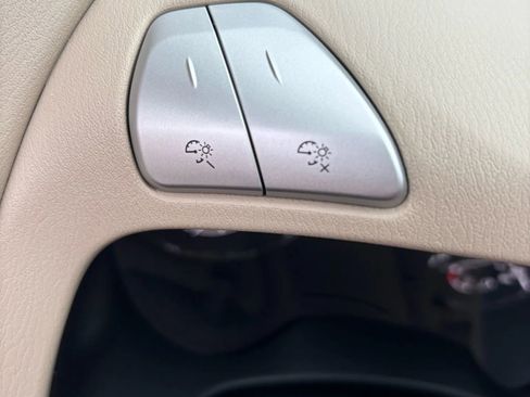 Used 2018 Nissan Pathfinder SL image 18