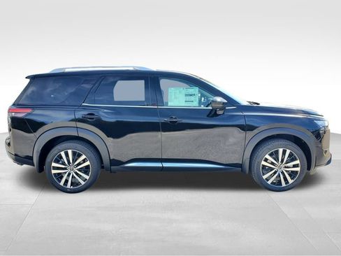 New 2025 Nissan Pathfinder Platinum image 6