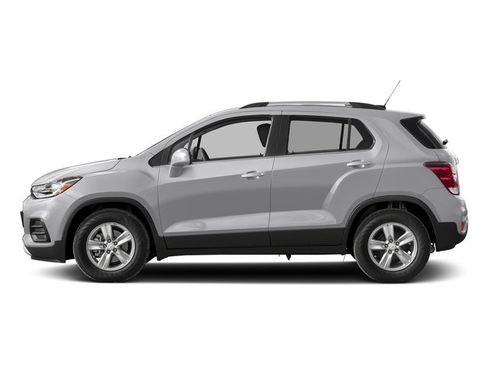 Used 2017 Chevrolet Trax LT w/ Driver Confidence Package AWD/4WD image 3