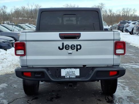 Used 2023 Jeep Gladiator Sport image 29