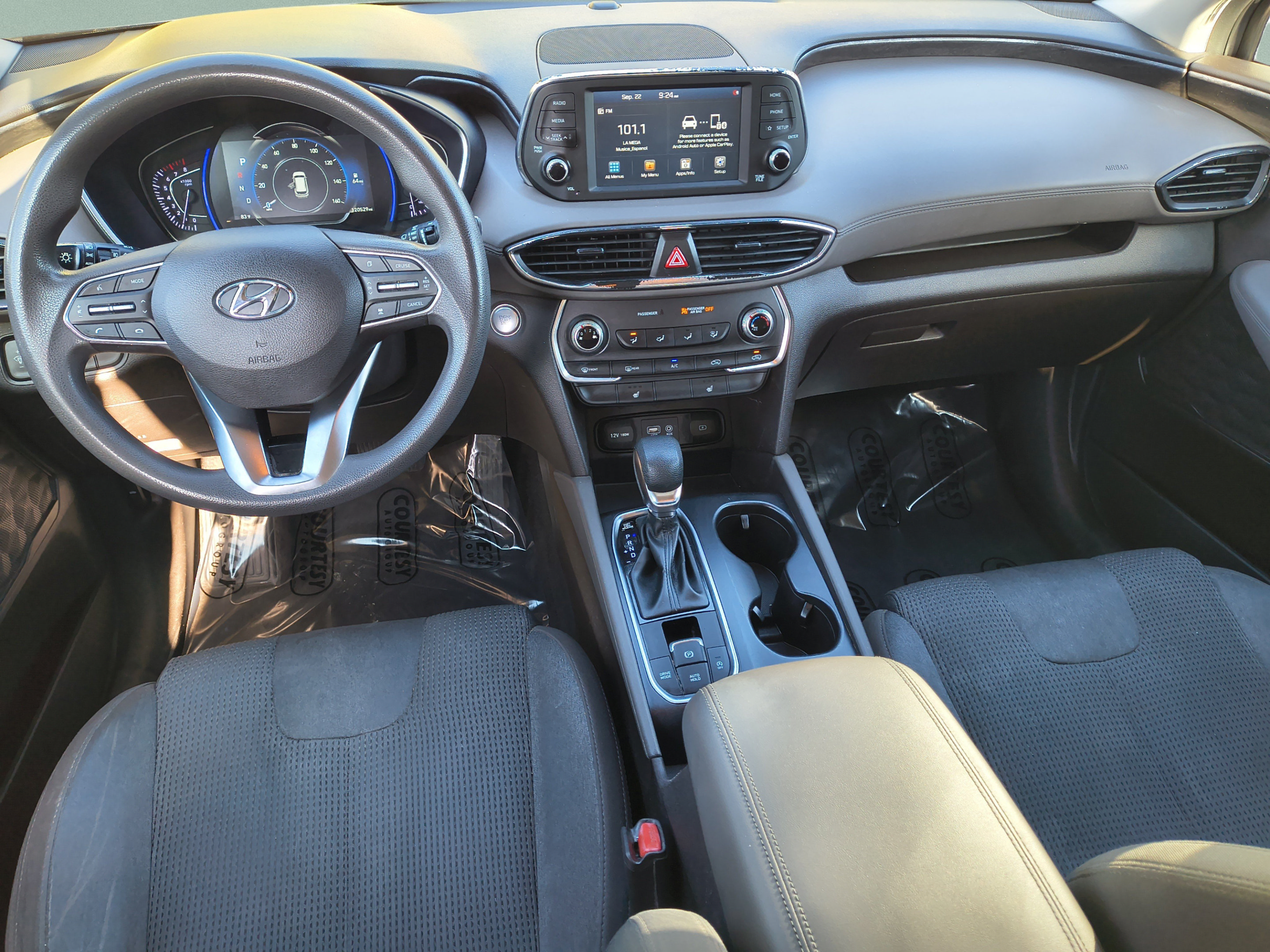 Used 2020 Hyundai Santa Fe SEL FWD image 10