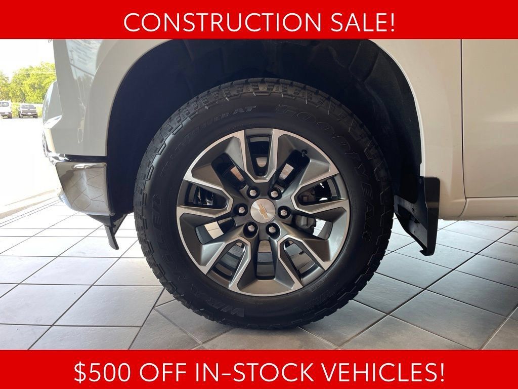 Used 2024 Chevrolet Silverado 1500 LT AWD/4WD image 17