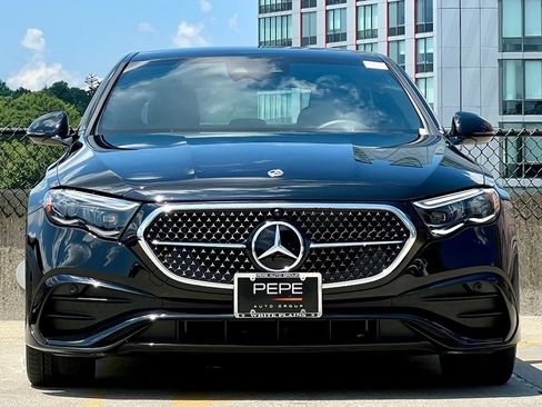 Used 2024 Mercedes-Benz E 450 4MATIC Sedan image 3