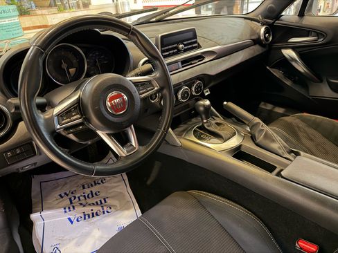 Used 2017 FIAT 124 Spider Classica image 15