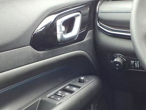 New 2026 Jeep Compass Latitude AWD/4WD image 13