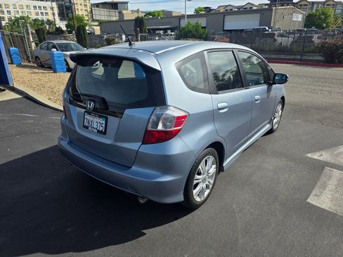 Used 2011 Honda Fit Sport image 4
