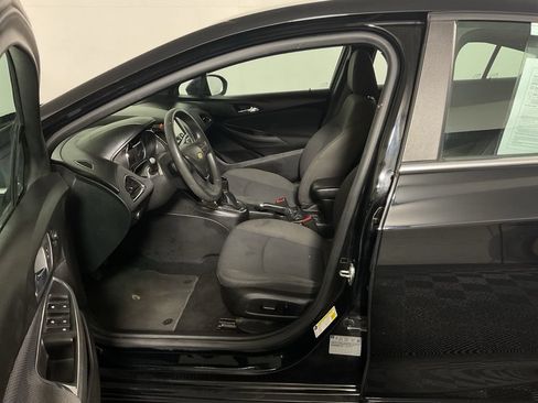 Used 2017 Chevrolet Cruze LT w/ Convenience Package FWD image 16