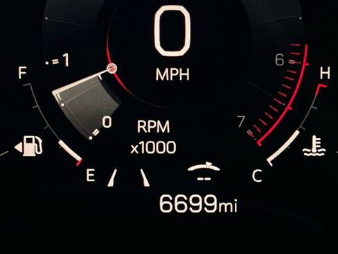 Used 2025 GMC Yukon XL Denali image 16