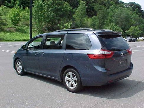 Used 2015 Toyota Sienna LE FWD image 8