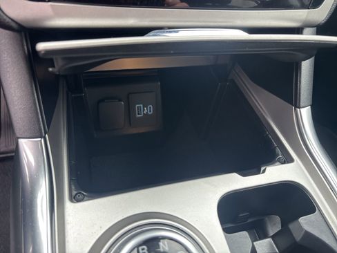 Used 2021 Ford Explorer XLT w/ Equipment Group 202A image 26