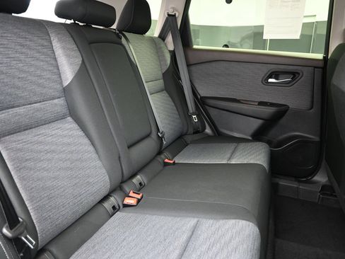 Used 2023 Nissan Rogue SV AWD/4WD image 25