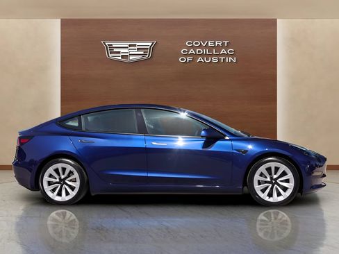 Used 2023 Tesla Model 3 Standard Range RWD image 5