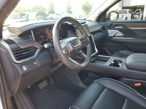 Used 2025 GMC Acadia Denali w/ Super Cruise Package FWD image 19