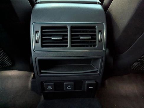 Used 2024 Jaguar F-PACE R-Dynamic S image 19