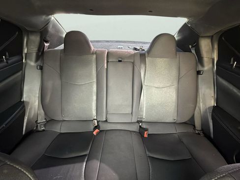 Used 2013 Dodge Avenger SXT image 22