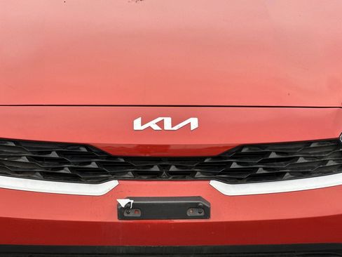 Used 2023 Kia Forte LXS w/ LXS Technology Package image 43