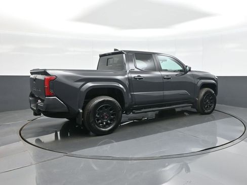 Certified 2025 Toyota Tacoma SR5 w/ SR5 Upgrade Package AWD/4WD image 9