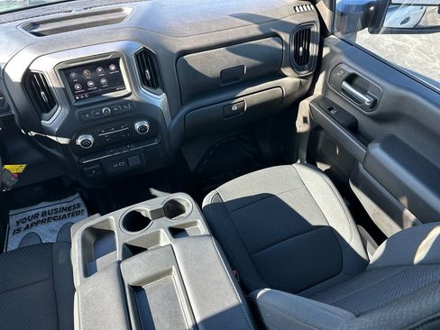 Used 2022 GMC Sierra 2500 Pro w/ Convenience Package image 14