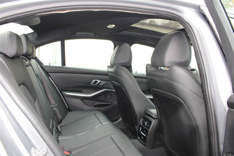 Used 2025 BMW 330i Sedan RWD image 17
