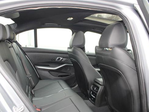 Used 2025 BMW 330i 330i image 17