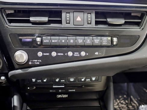 Used 2022 Lexus ES 350 Ultra Luxury image 23