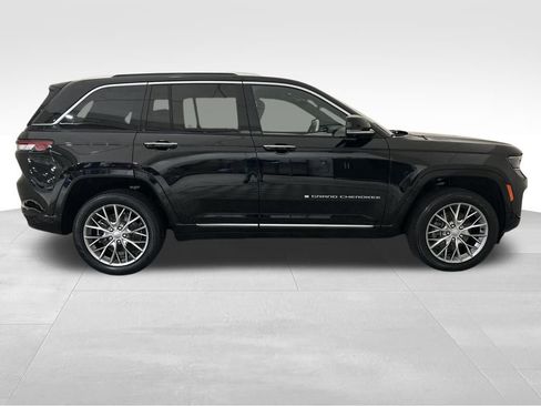 Used 2022 Jeep Grand Cherokee Summit w/ Luxury Tech Group V image 7