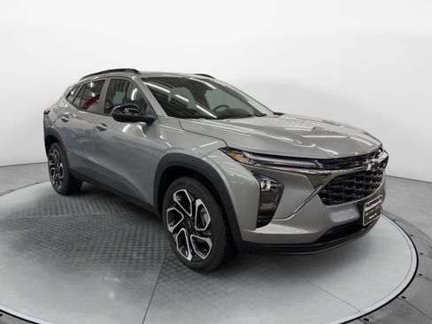 New 2026 Chevrolet Trax RS w/ Sunroof Package image 4