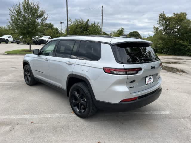 Used 2024 Jeep Grand Cherokee L Limited w/ Black Appearance Package AWD/4WD image 6