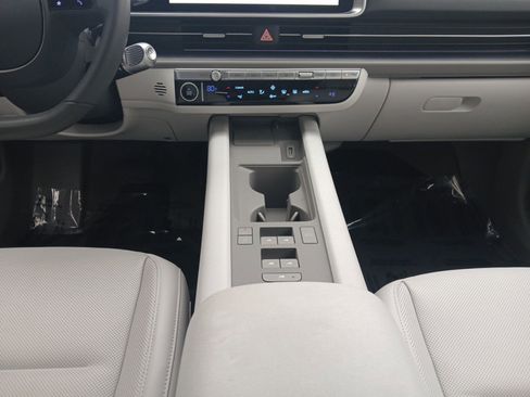 Used 2025 Hyundai Ioniq 6 SEL image 11