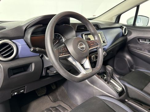 Used 2024 Nissan Versa SV FWD image 3